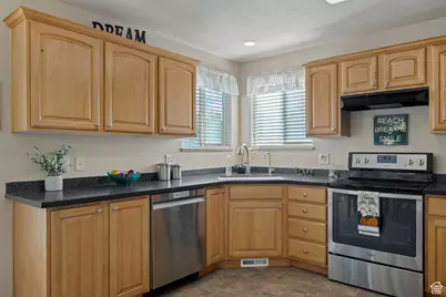 365 W 370 S, American Fork, UT 84003 - Photo 9