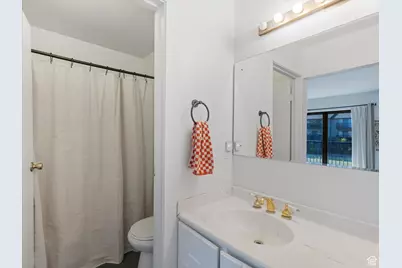 4570 S Woodduck Ln, Millcreek, UT 84117 - Photo 15