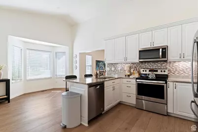 951 Centerville Commons Way, Centerville, UT 84014 - Photo 11