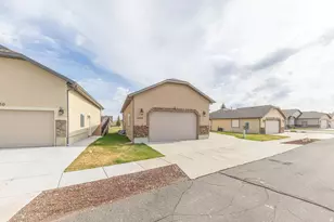 2034 S Cottage Ln, Garden City, UT 84028 - Photo 7
