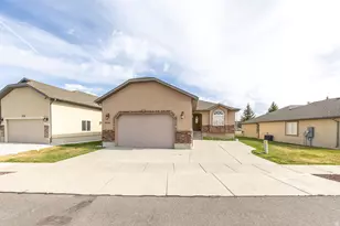 2034 S Cottage Ln, Garden City, UT 84028 - Photo 9