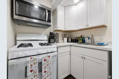 374 N Center St, American Fork, UT 84003 - Photo 17