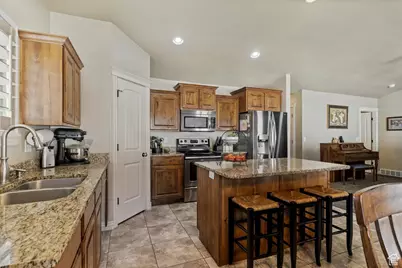 101 S 3600 W, Layton, UT 84041 - Photo 11