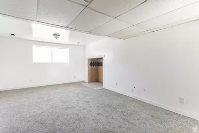 5386 W Silvertip Dr S, Salt Lake City, UT 84118 - Photo 9