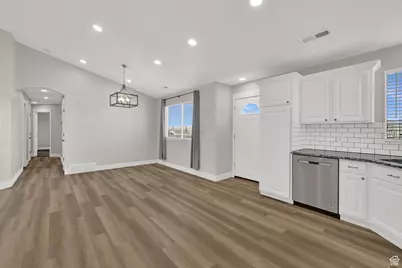 384 S Christine Way W, Kaysville, UT 84037 - Photo 9