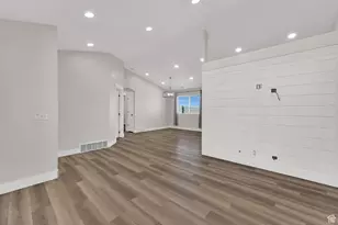 384 S Christine Way W, Kaysville, UT 84037 - Photo 5