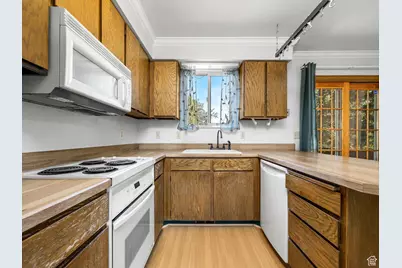 5663 S China Clay Dr W, Salt Lake City, UT 84118 - Photo 7