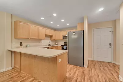 1205 E Privot Dr #102, Cottonwood Heights, UT 84121 - Photo 5