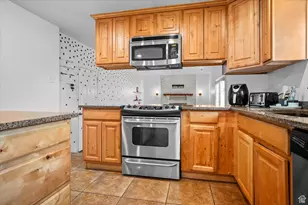 5530 S 100 W, Washington Terrace, UT 84405 - Photo 9