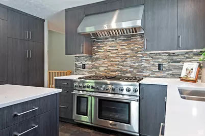 1689 E Kierstin Pl, Salt Lake City, UT 84108 - Photo 9