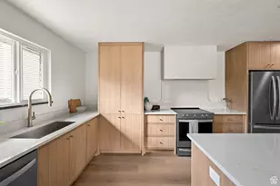 9123 S Meadow Ct, Sandy, UT 84093 - Photo 5