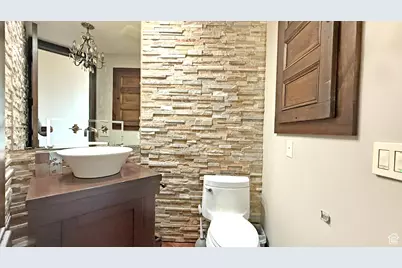 10432 S Wasatch Blvd, Sandy, UT 84092 - Photo 23