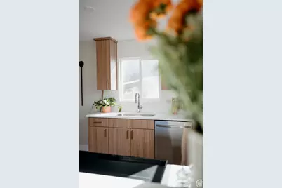 757 S 1000 W, Salt Lake City, UT 84104 - Photo 7