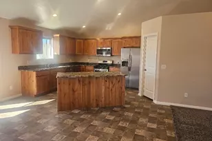 689 N 4250 W, Maeser, UT 84078 - Photo 3