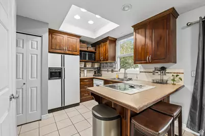 761 E Gables Ln, Midvale, UT 84047 - Photo 13