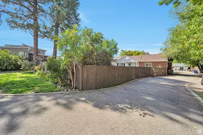 5946 S Highland Dr E, Holladay, UT 84121 - Photo 25