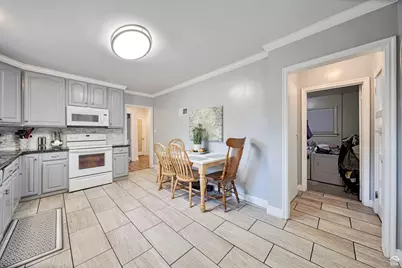 5946 S Highland Dr E, Holladay, UT 84121 - Photo 3