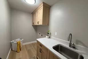 3274 N 2500 W, Farr West, UT 84404 - Photo 9