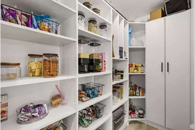 1096 N 340 W, Tooele, UT 84074 - Photo 11