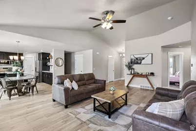 1096 N 340 W, Tooele, UT 84074 - Photo 5