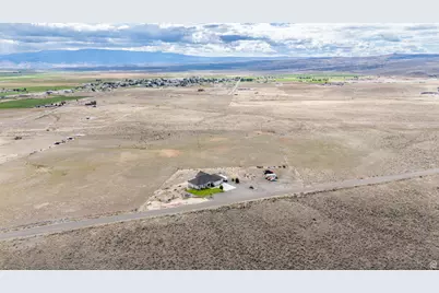 351 W Skyline Dr, Loa, UT 84747 - Photo 59
