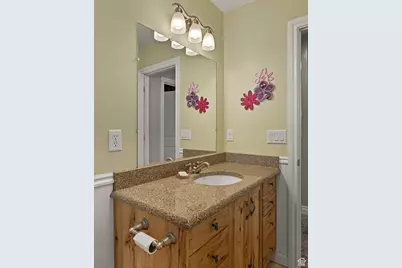 351 W Skyline Dr, Loa, UT 84747 - Photo 27