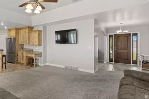 351 W Skyline Dr, Loa, UT 84747 - Photo 5