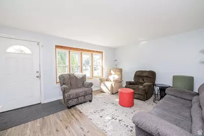 1094 N Angel St W, Layton, UT 84041 - Photo 7