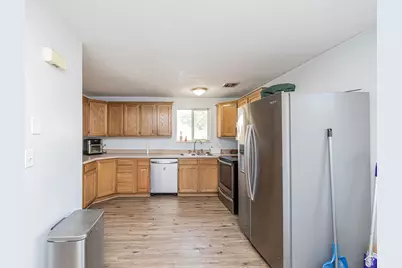 1094 N Angel St W, Layton, UT 84041 - Photo 11