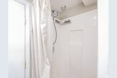 1094 N Angel St W, Layton, UT 84041 - Photo 21