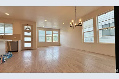 389 W 3200 N, Lehi, UT 84043 - Photo 5