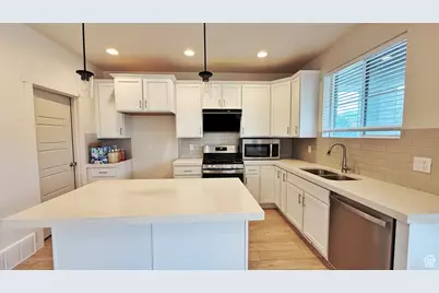 389 W 3200 N, Lehi, UT 84043 - Photo 3