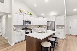 462 S Iron Shoe Ln, Saratoga Springs, UT 84045 - Photo 7