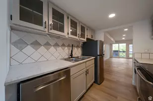 5249 S Gravenstein Pk, Murray, UT 84123 - Photo 7