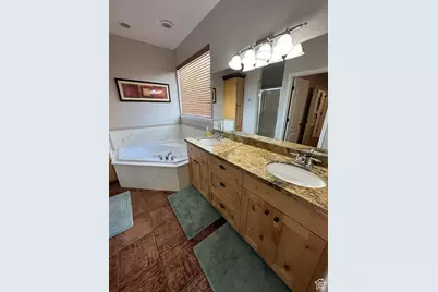 607 S Haylie Ln E, Tooele, UT 84074 - Photo 21