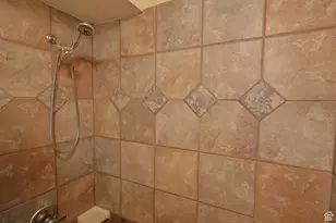 42 N White Barn Dr, Pleasant View, UT 84414 - Photo 19