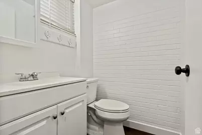 186 E 2100 N, Provo, UT 84604 - Photo 11