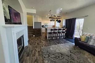 10454 S Sand Dollar Dr, Sandy, UT 84094 - Photo 11