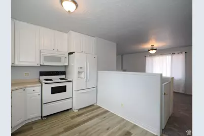 7471 S Spruce St, Midvale, UT 84047 - Photo 17