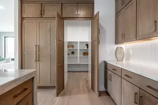 4455 S Holladay Park Ln E, Holladay, UT 84124 - Photo 9