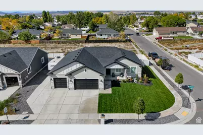 3881 N Chapman Dr, Eagle Mountain, UT 84005 - Photo 1