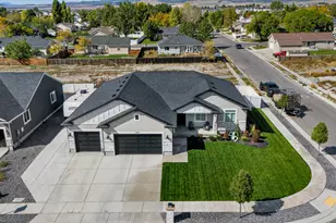 3881 N Chapman Dr, Eagle Mountain, UT 84005 - Photo 1