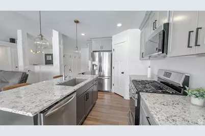 3881 N Chapman Dr, Eagle Mountain, UT 84005 - Photo 17