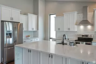 2200 S Wasatch Dr., Salt Lake City, UT 84109 - Photo 7