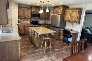 890 E Brookshire Dr, Kaysville, UT 84037 - Photo 5