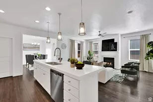 2056 W Phillips St N, Kaysville, UT 84037 - Photo 15