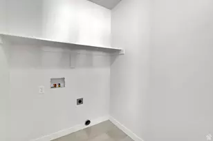 2056 W Phillips St N, Kaysville, UT 84037 - Photo 29