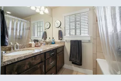 167 E Lakeview Dr, Vineyard, UT 84059 - Photo 31