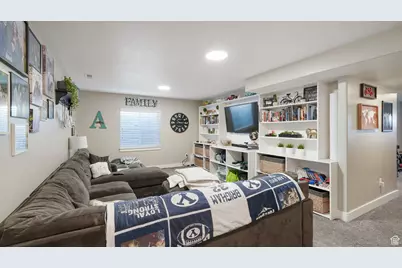 167 E Lakeview Dr, Vineyard, UT 84059 - Photo 17