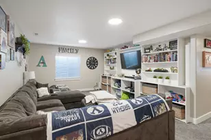 167 E Lake View Dr, Vineyard, UT 84059 - Photo 17